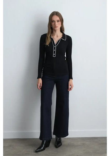 Polo Yaka Nakışlı Ribana Bluz - Siyah