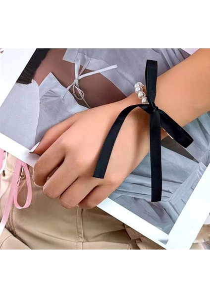 Şıklığı ve Zarafeti Incili Fiyonk Bileklik