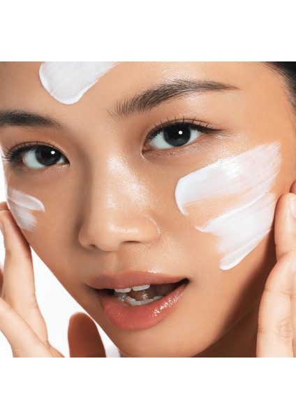 - Zero-Cast Moisturizing Finish Sunscreen(Suya Dayanıklı Güneş Kremi) modelleri