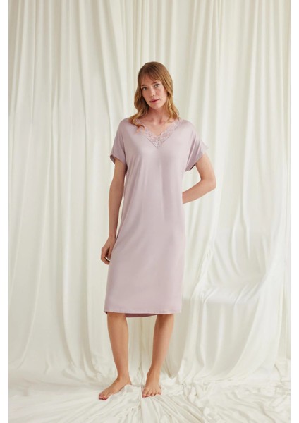 Monamise Yakası Dantelli Kısa Kollu Gecelik