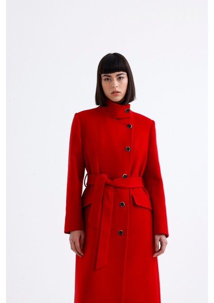 Kadın Kırmızı Kaşe Dik Yakalı İthal Düğmeli Kaban – Gücün ve Şıklığın Sembolü indirimleri
