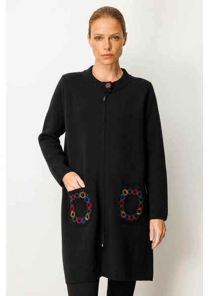 Kadın Dik Yaka Cebi Tığlamalı Uzun Yün Kaban 25023 Siyah