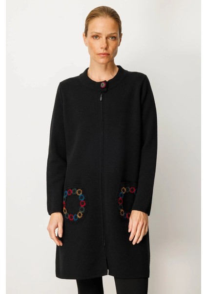 Kadın Dik Yaka Cebi Tığlamalı Uzun Yün Kaban 25023 Siyah fiyatları