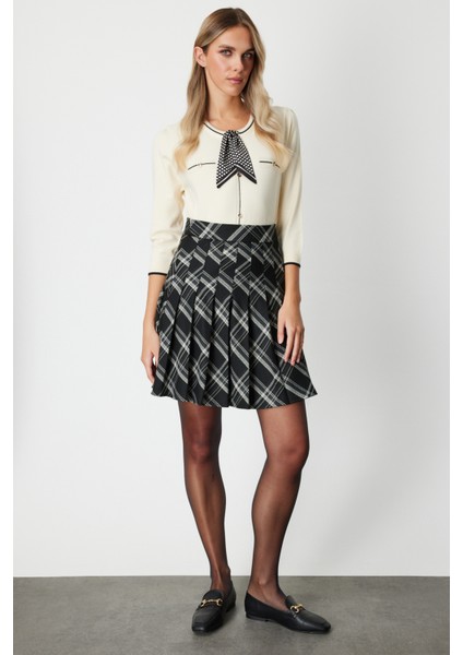 Kadın Piliseli Mini Etek 2047 Siyah fiyatları