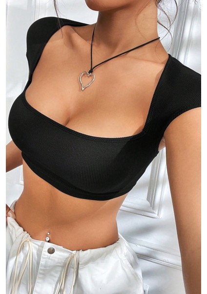 Kadın Siyah Sırt Dekolteli ve Boyundan Bağlamalı Yarım Kol Crop Top Bluz modelleri