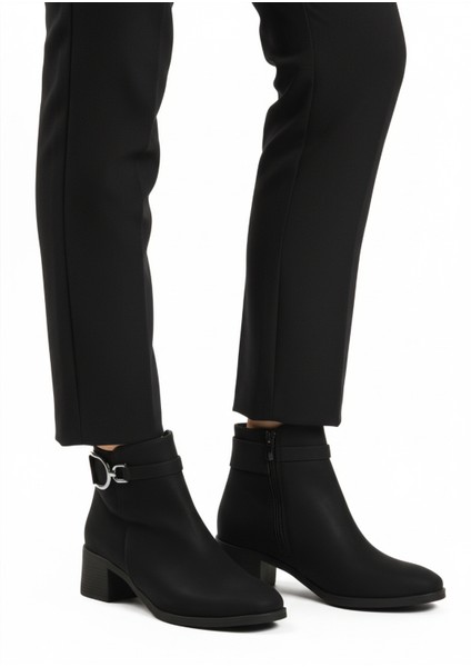 Siyah Zümrüt Fermuarlı Kaymaz Polarlı Kadın Topuklu Bot 417637 Z