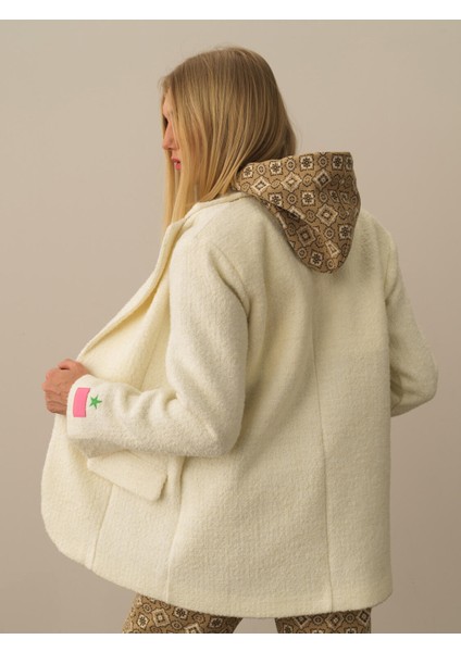 Kadın Ekru Doğal Yün Dokulu Oversize Ceket