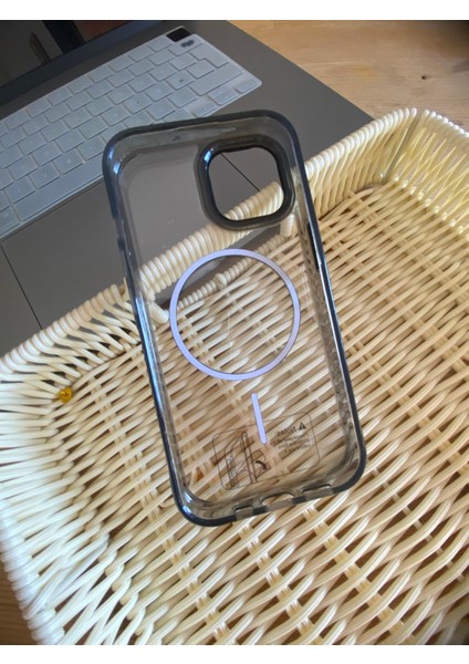 Apple Iphone 15 Magsafe Özellikli Şeffaf Sert Silikon Kılıf modelleri