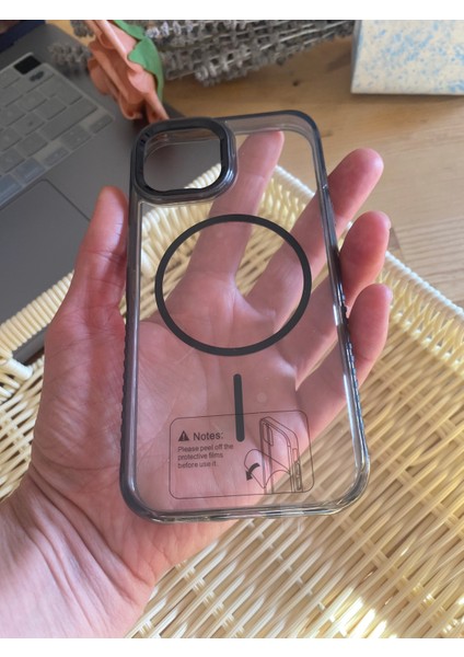 Apple Iphone 15 Magsafe Özellikli Şeffaf Sert Silikon Kılıf