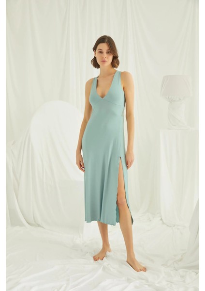 Monamise Göğüs ve Sırt Dekolteli Dantelli Yırtmaçlı Askılı Gecelik modelleri