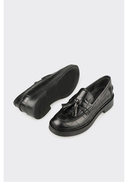 Siyah Deri Kadın Günlük Ayakkabı modelleri