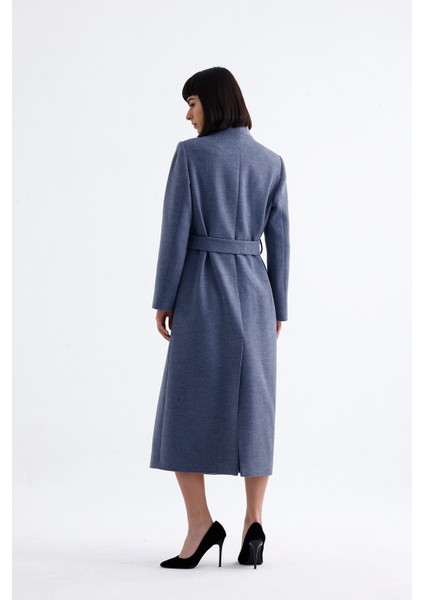 Kadın Gri Kaşe Dik Yakalı Siyah Düğmeli Kaban – Şıklığın Zamansız Yorumu fırsatları