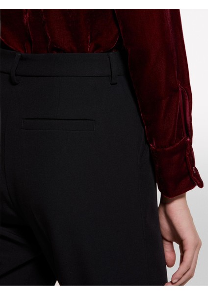 Viskoz Karışımlı Paçası Yırtmaç Detaylı Yüksek Bel Pantolon Kadın Siyah Pantolon - 324A45PKLF05Z fırsatları