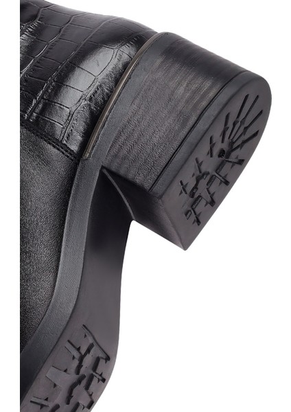 Kadın Siyah Fermuarlı Kısa Kalın Topuklu Deri Bot 25WFD360714