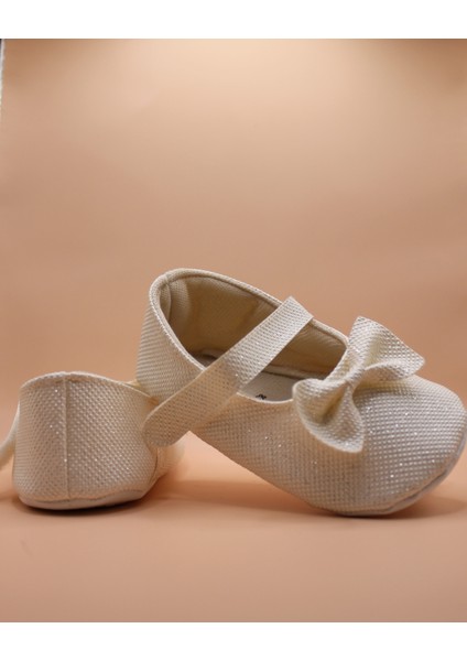 Fiyonklu Simli Ekru Babet Bebek Ayakkabısı modelleri