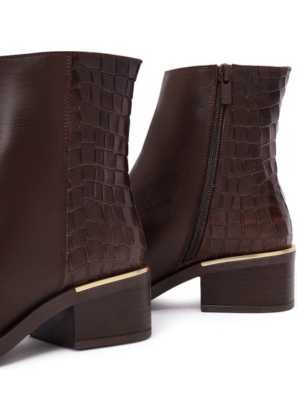 Kadın Kahverengi Fermuarlı Kısa Kalın Topuklu Deri Bot 25WFD360714