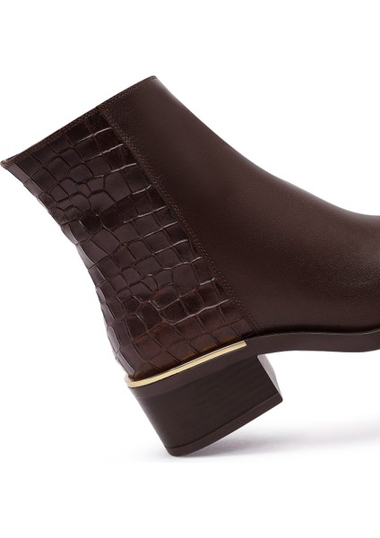 Kadın Kahverengi Fermuarlı Kısa Kalın Topuklu Deri Bot 25WFD360714