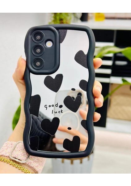 Samsung Galaxy A26 Kılıf Kamera Korumalı Şeffaf Dalga Kenarlı Kırmızı Kalp Diyonk Desenli Yumuşak Silikon Kapak