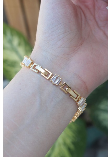 Vip Seri Pirinç Zirkon Taşlı Gold Renk Kare Su Yolu Model Bileklik modelleri