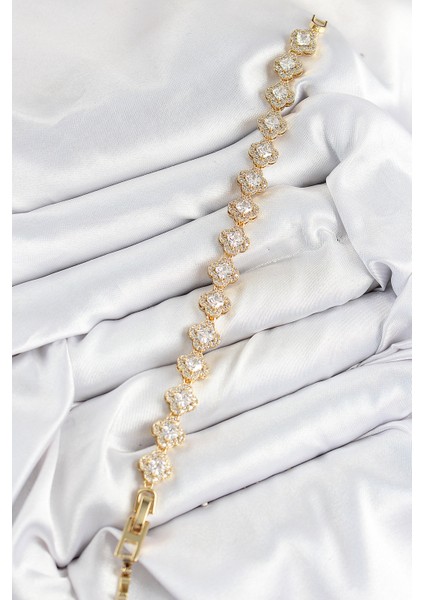 Pirinç Zirkon Taşlı Yonca Baget Model Gold Renk Vıp Seri Kadın Bileklik fiyatları