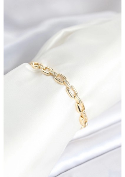 Pirinç Gold Renk Kare Zincir Model Zirkon Taşlı Kadın Bileklik - TJ-BB8030