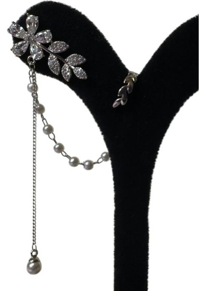 Taşlı Çiçek ve Inci Detaylı Şık Model Kıkırdak Küpe