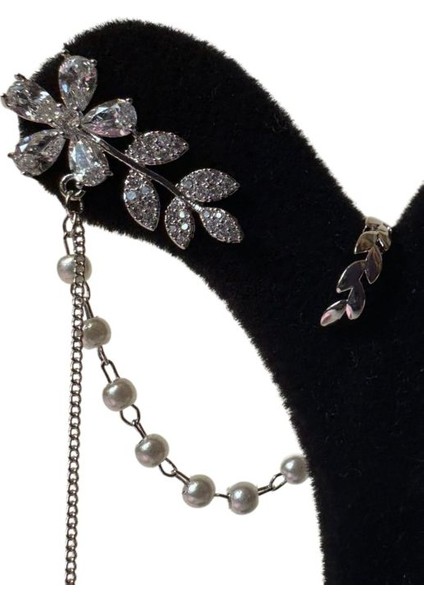 Taşlı Çiçek ve Inci Detaylı Şık Model Kıkırdak Küpe modelleri