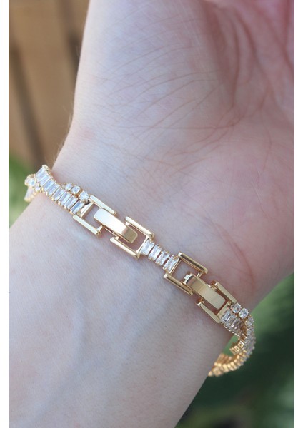 Vip Seri Pirinç Zirkon Taşlı Gold Renk Sarmal Model Bileklik modelleri