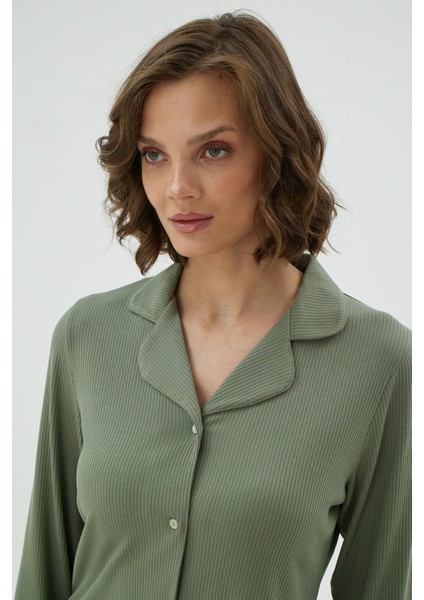 Kadın Yeşil Renk Gömlek Yaka Düğmeli Dantel Detaylı Uzun Kollu Pijama Takımı C4T1N171 modelleri