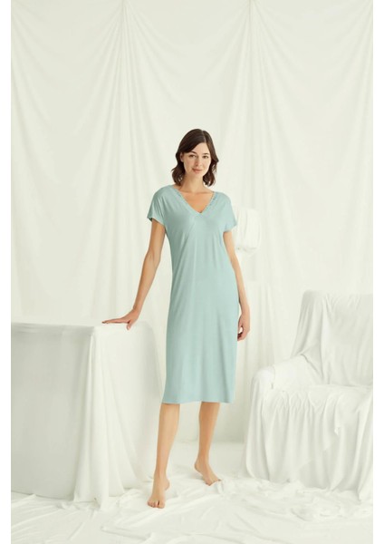 Monamise Yakası Dantelli Kısa Kollu Gecelik modelleri