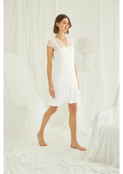 Monamise Kolu Omzu ve Yakası Dantelli Önü Düğmeli Gecelik modelleri