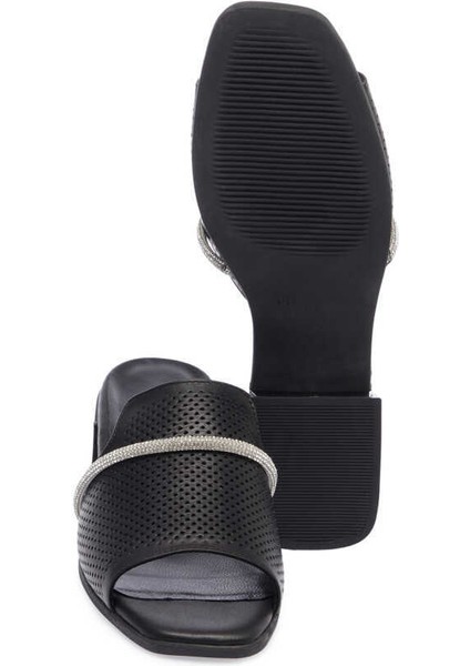 Siyah Hakiki Deri Kadın Terlik - K24Y1TR67110-A23