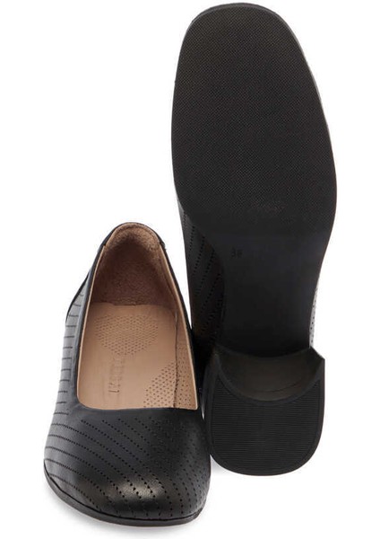 Siyah Hakiki Deri Kadın Topuklu Ayakkabı - K24I1AY67107-A23