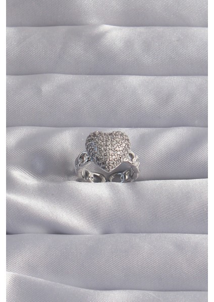 Pirinç Ayarlamalı Gümüş Renk Zirkon Taşlı Bombeli Kalp Yüzük - Lisinya