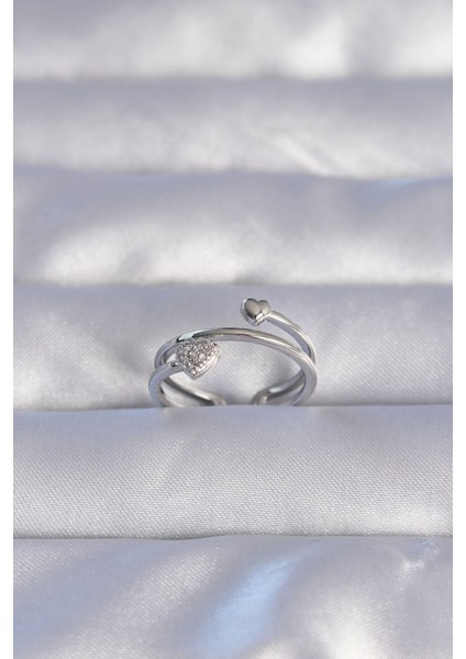 Pirinç Gümüş Renk Zirkon Taşlı Kalpli Model Ayarlanabilir Yüzük - Lisinya