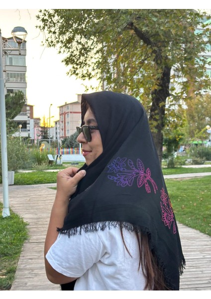 Siyah Baskılı Pamuklu Püsküllü Eşarp Yazma – Günlük ve Çeyizlik Yazma Başörtüsü modelleri