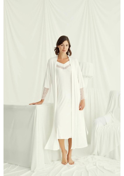 Monamise Dekolteli Yakası ve Kolu Dantelli Sabahlık Takımı