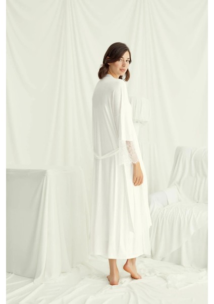 Monamise Dekolteli Yakası ve Kolu Dantelli Sabahlık Takımı