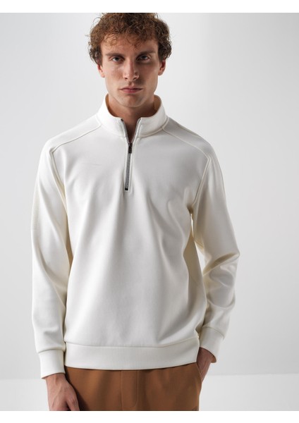 Erkek Ekru Pamuk Dokulu Regular Fit Sweatshirt indirimleri