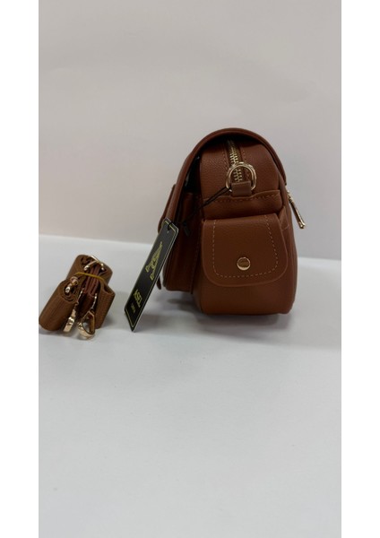 , Toka Aksesuar Detaylı,kapaklı,çok Gözlü,kadın Çapraz Çantası fırsatları