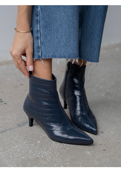 Kylen Lacivert Kroko Bot fırsatları