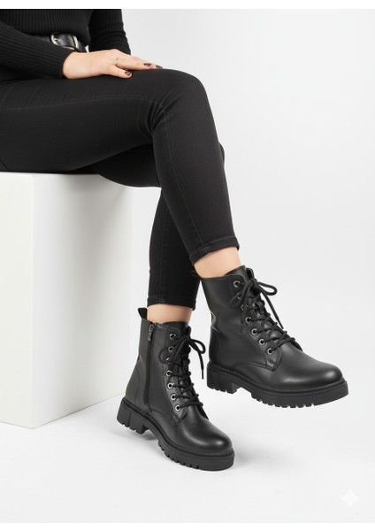 Kadın Bağcıklı Fermuarlı Termo Taban Düz Postal