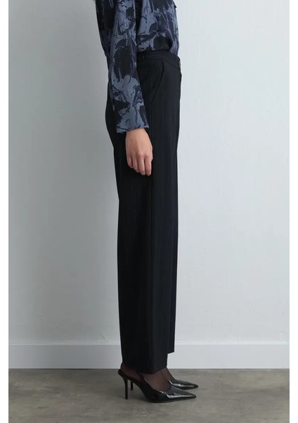 Anka Koleksiyonu Yünlü Silik Çizgi Pantolon - Lacivert fırsatları