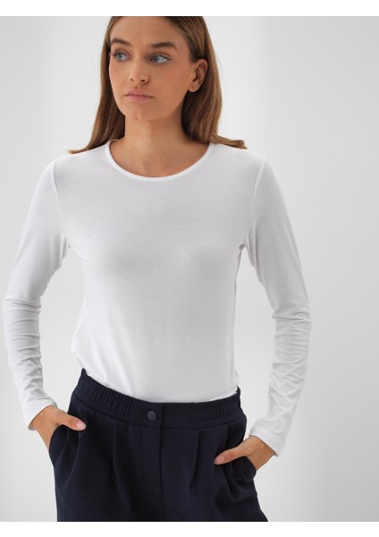 Kadın Beyaz Modal Dokulu Slim Fit Uzun Kollu Tişört