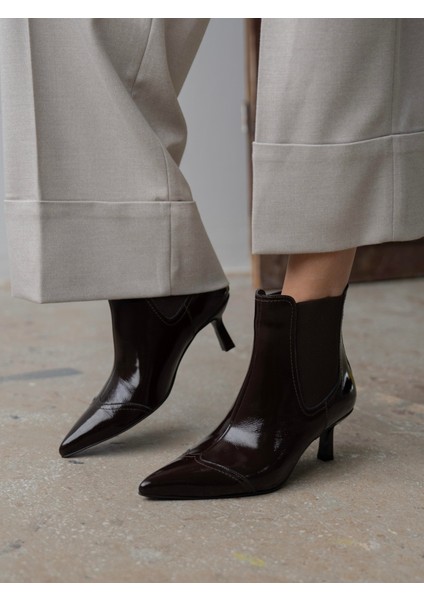 Kloyd Kahve Rugan Hakiki Deri Kadın Bot fiyatları