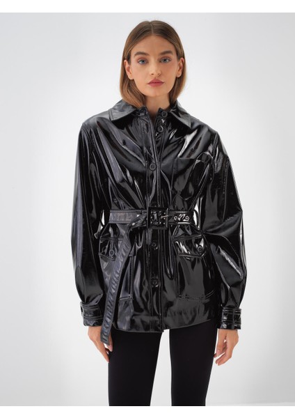 Kadın Siyah Deri Görünümlü Regular Fit Ceket indirimleri