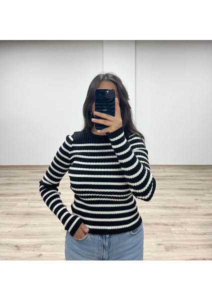 Elena Çizgili Triko Bluz fırsatları