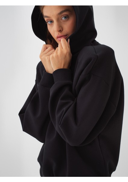 Kadın Siyah Pamuk Dokulu Oversize Sweatshirt