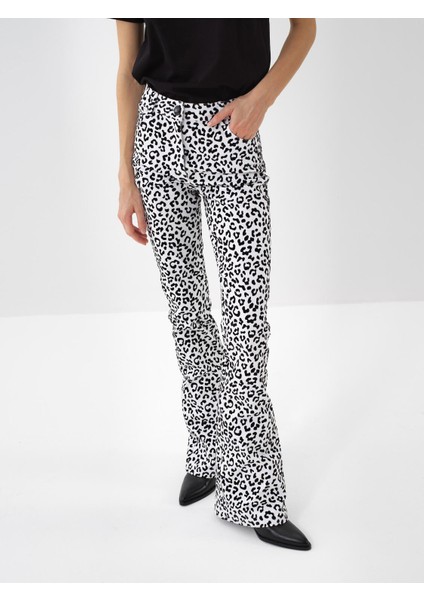 Kadın Siyah Pamuk Dokulu Slim Fit Pantolon