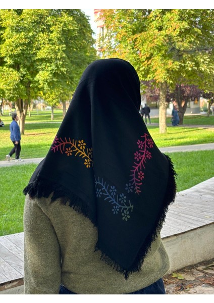 Siyah Baskılı Pamuklu Püsküllü Eşarp Yazma – Günlük ve Çeyizlik Yazma Başörtüsü modelleri